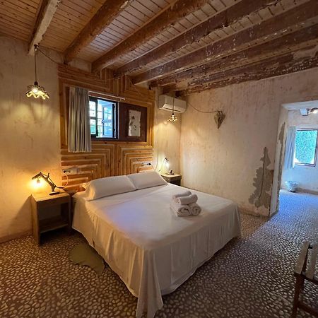 Boutique Hostal La Curandera De Salinas Sant Francesc de s'Estany Exterior photo